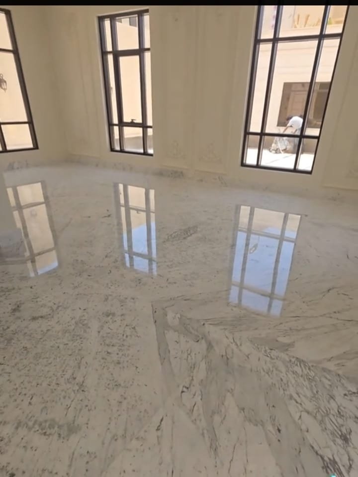 فخامة الرخام الإيطالي بعد الجلي